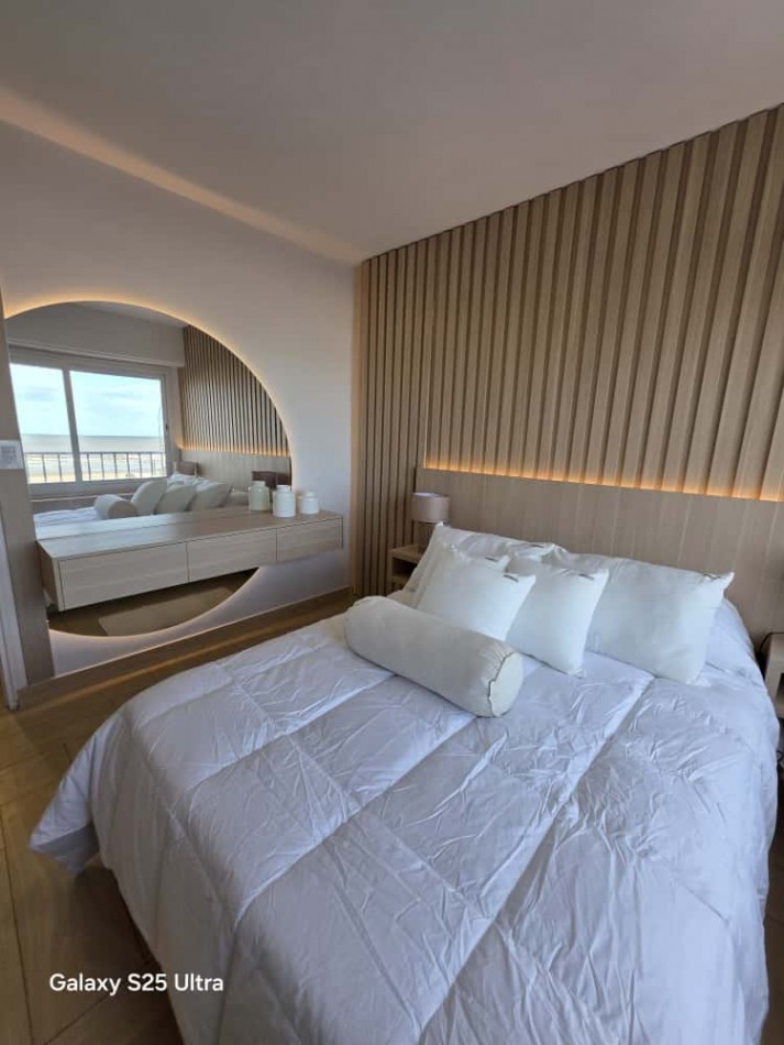 Venta - Departamento 2 ambientes amoblado con dependencia y vista al mar.