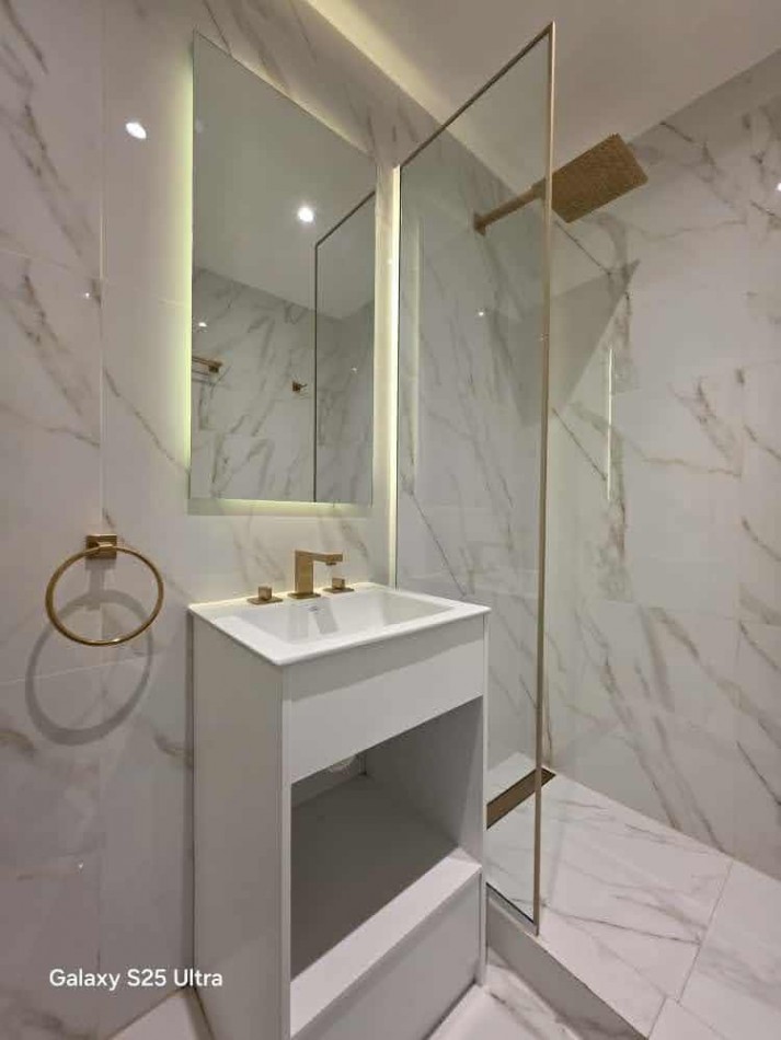 Venta - Departamento 2 ambientes con dependencia.