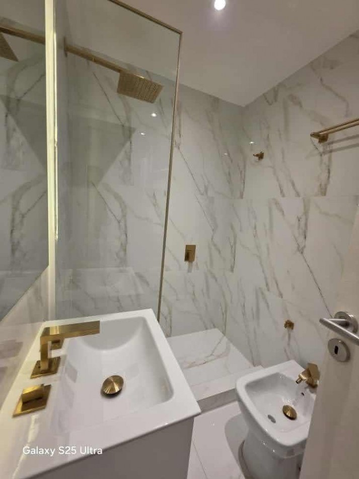 Venta - Departamento 2 ambientes con dependencia.