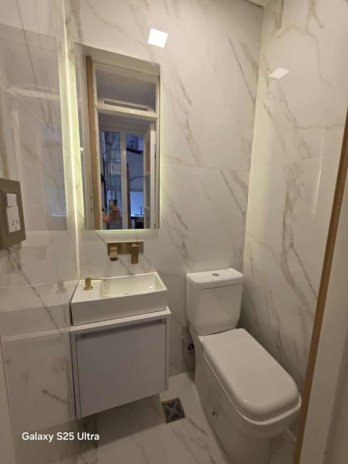 Venta - Departamento 2 ambientes con dependencia.