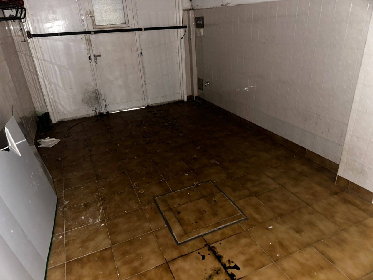 Venta - Chalet ideal uso profesional o comercial.