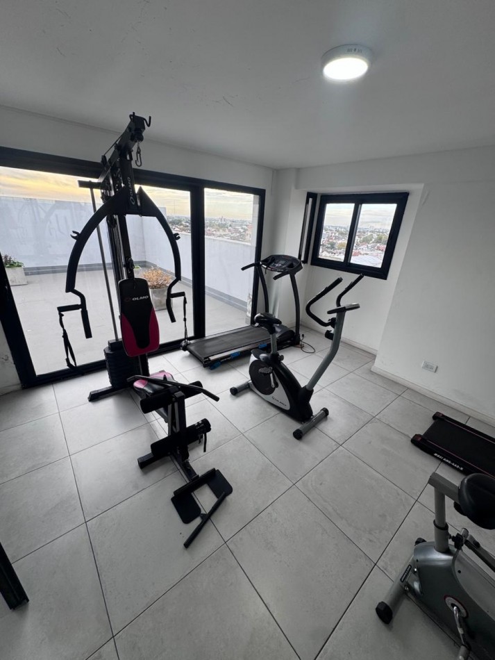 Venta - Departamento amueblado de 2 ambientes con doble cochera.