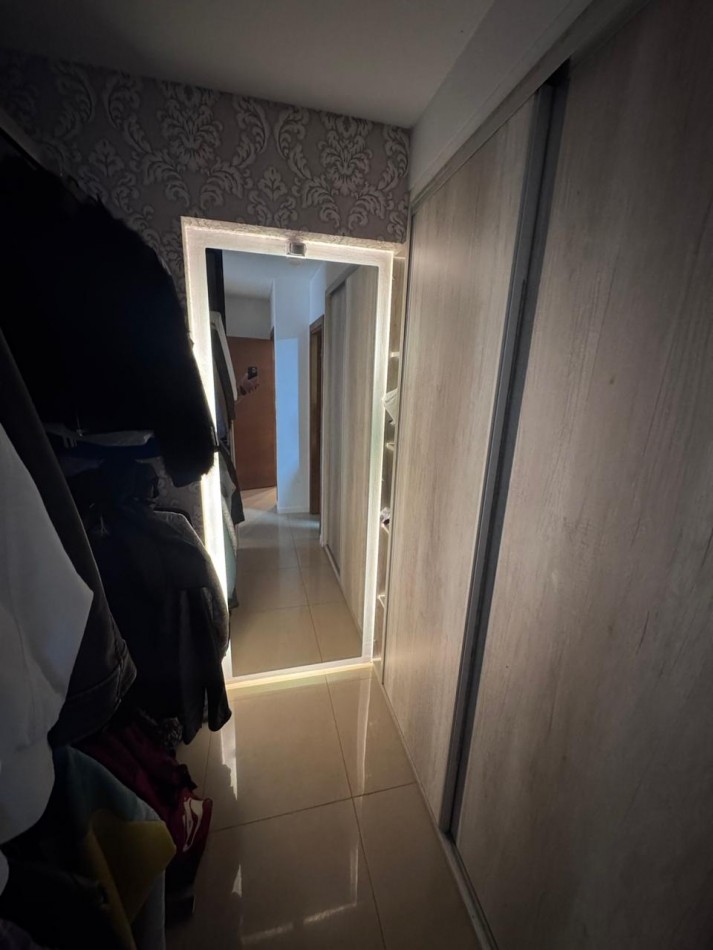 Venta - Departamento amueblado de 2 ambientes con doble cochera.