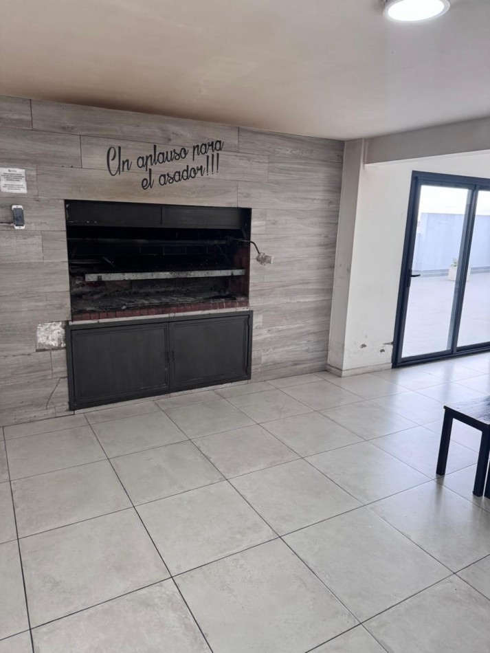 Venta - Departamento amueblado de 2 ambientes con doble cochera.