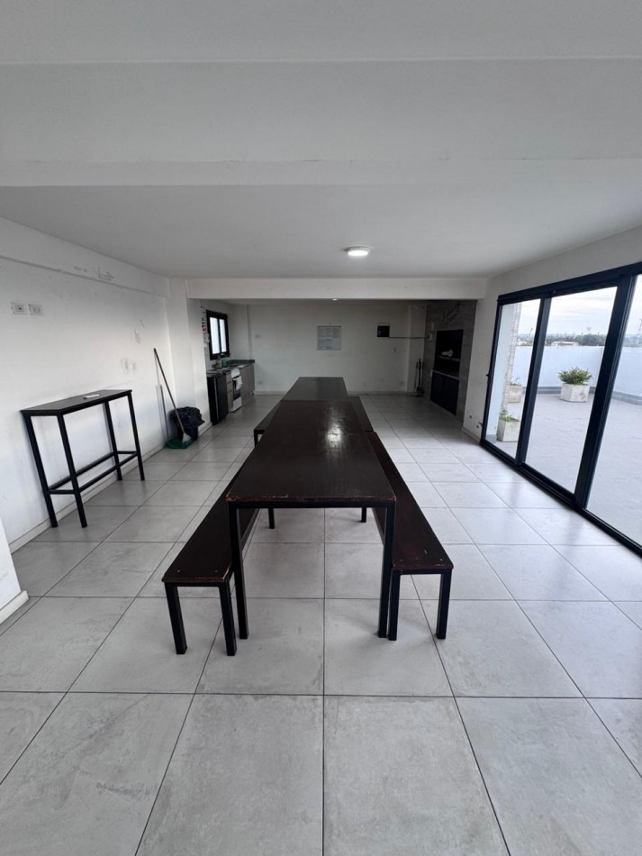 Venta - Departamento amueblado de 2 ambientes con doble cochera.