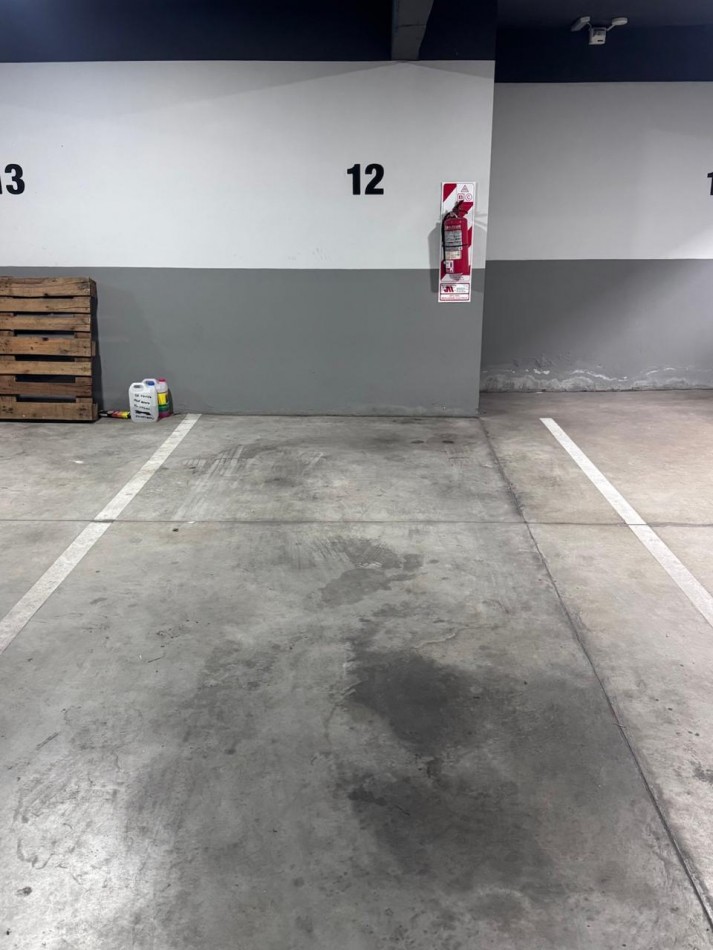 Venta - Departamento amueblado de 2 ambientes con doble cochera.
