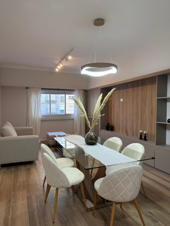 Venta - Departamento de 3 amb. amoblado a una cuadra del mar.
