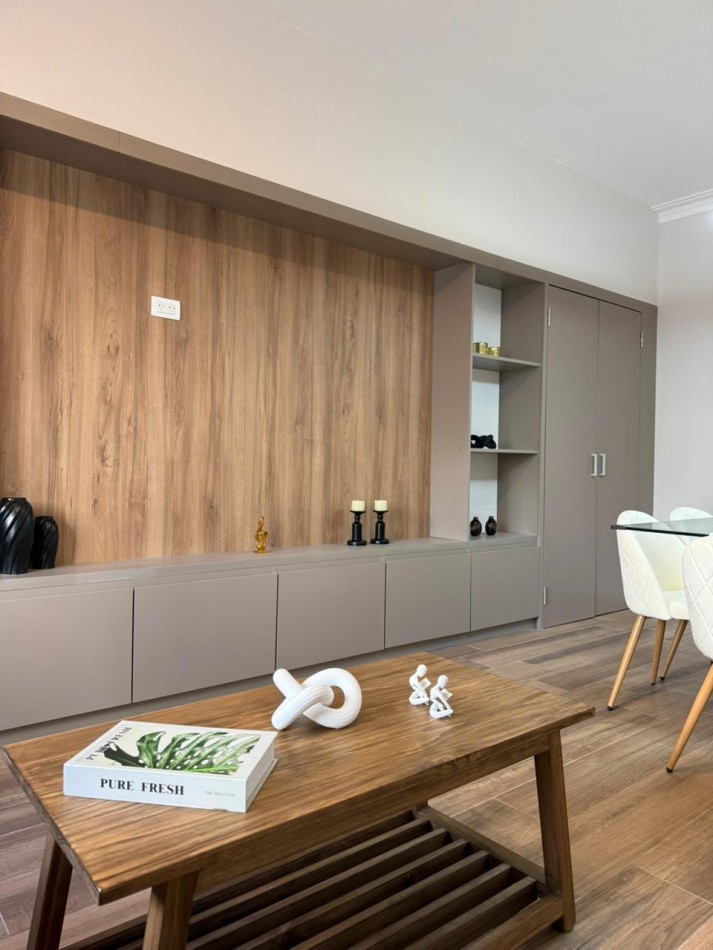 Venta - Departamento de 3 amb. amoblado a una cuadra del mar.