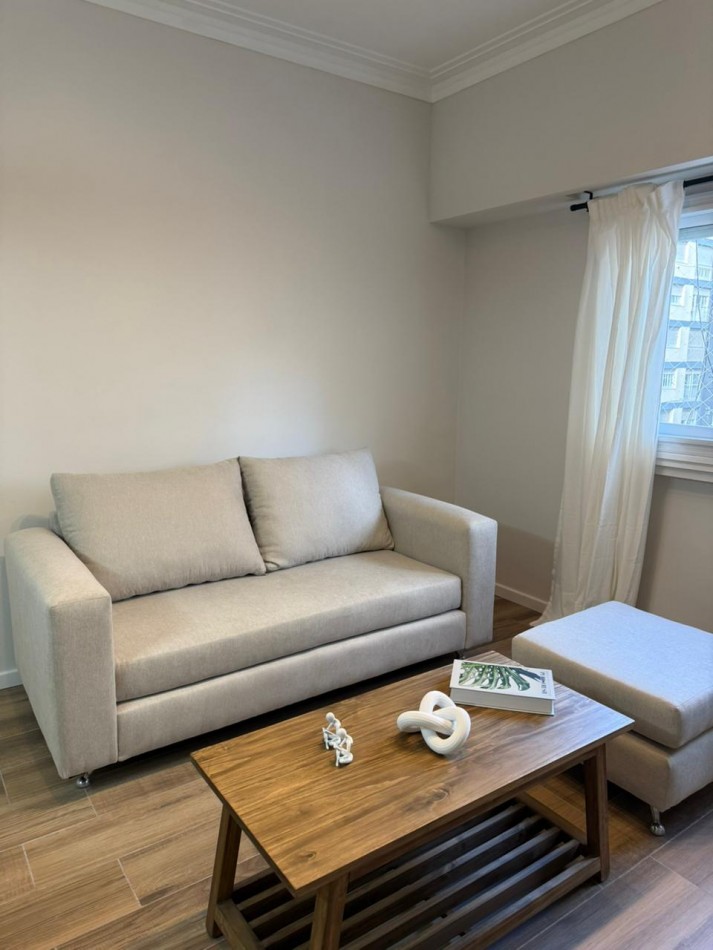Venta - Departamento de 3 amb. amoblado a una cuadra del mar.