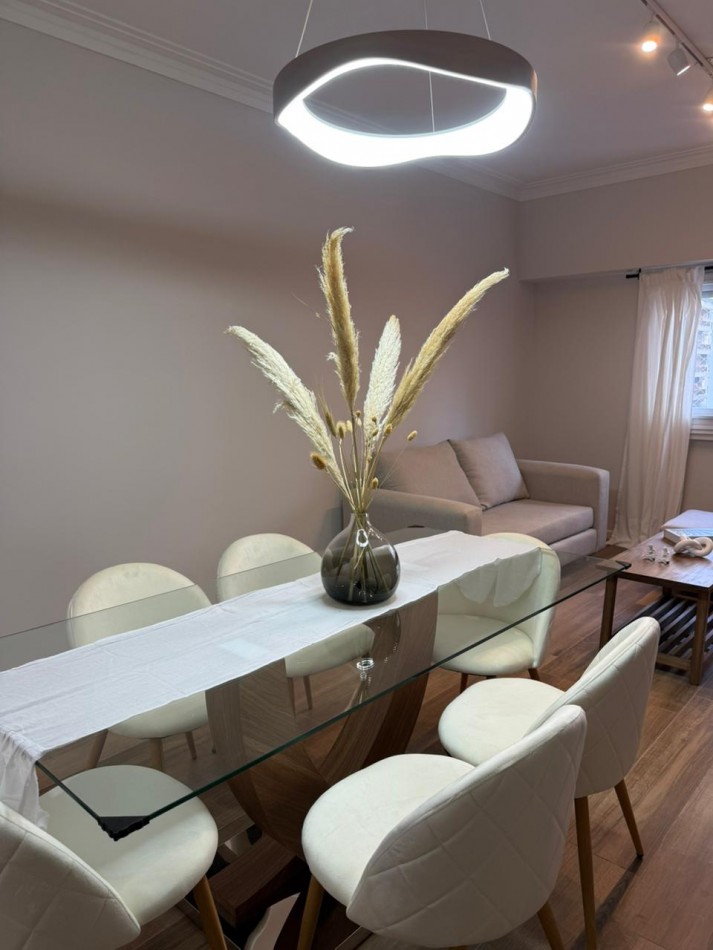 Venta - Departamento de 3 amb. amoblado a una cuadra del mar.