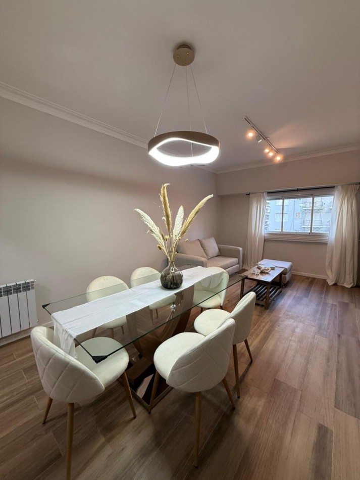 Venta - Departamento de 3 amb. amoblado a una cuadra del mar.