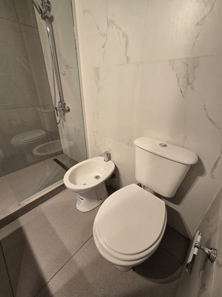 Venta - Departamento 2 Ambientes con Dependencia y Balcon.