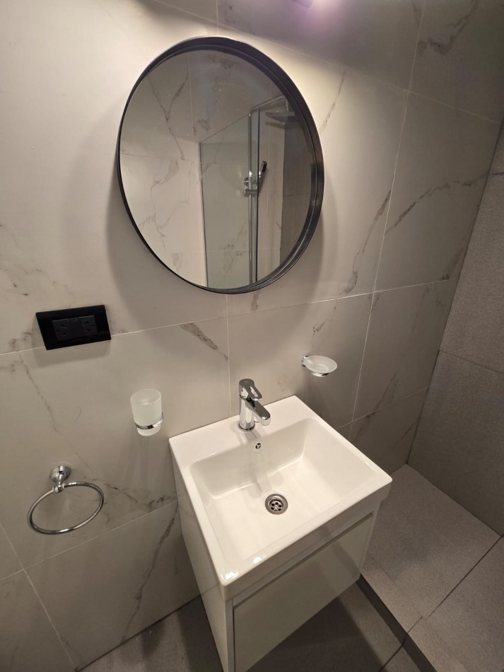 Venta - Departamento 2 Ambientes con Dependencia y Balcon.