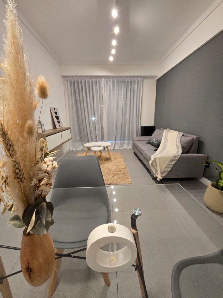 Venta - Departamento 2 Ambientes con Dependencia y Balcon.