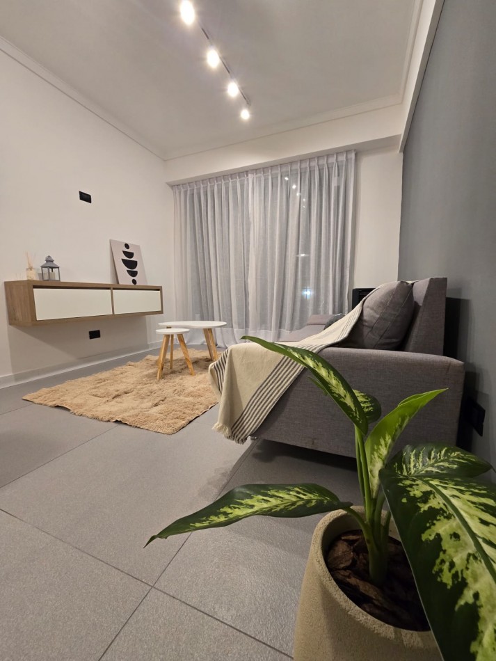 Venta - Departamento 2 Ambientes con Dependencia y Balcon.