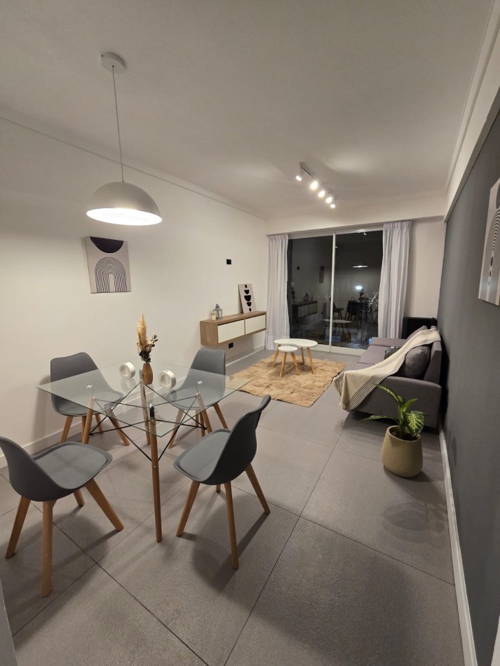 Venta - Departamento 2 Ambientes con Dependencia y Balcon.