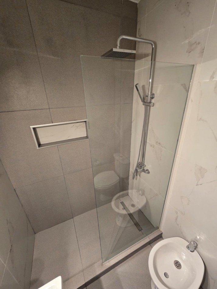 Venta - Departamento 2 Ambientes con Dependencia y Balcon.