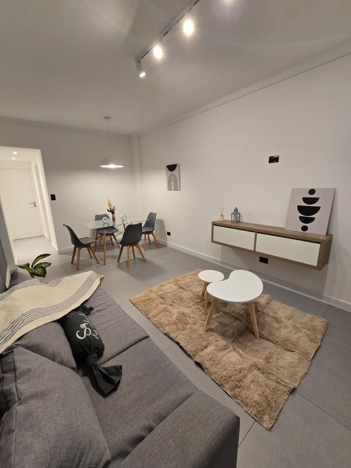 Venta - Departamento 2 Ambientes con Dependencia y Balcon.