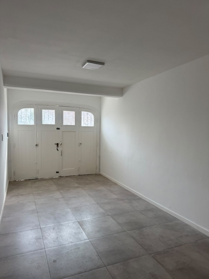 Venta - Chalet en PH amoblado 2 plantas con garage.