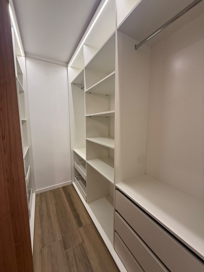 Venta - Chalet en PH amoblado 2 plantas con garage.