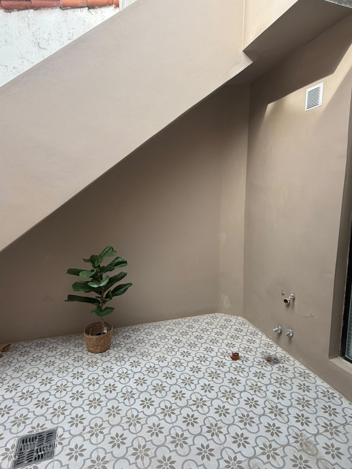 Venta - Chalet en PH amoblado 2 plantas con garage.
