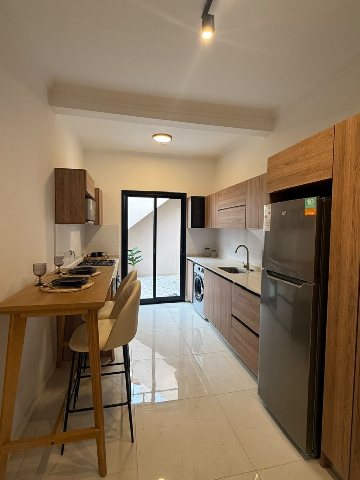 Venta - Chalet en PH amoblado 2 plantas con garage.
