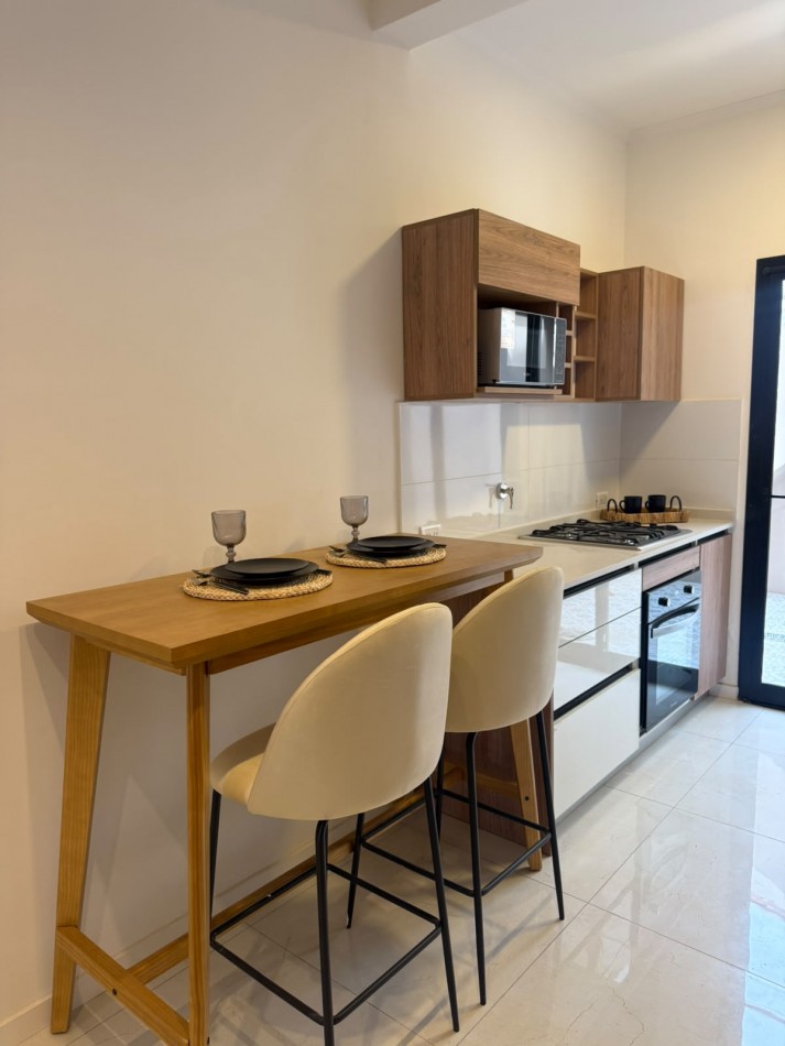 Venta - Chalet en PH amoblado 2 plantas con garage.