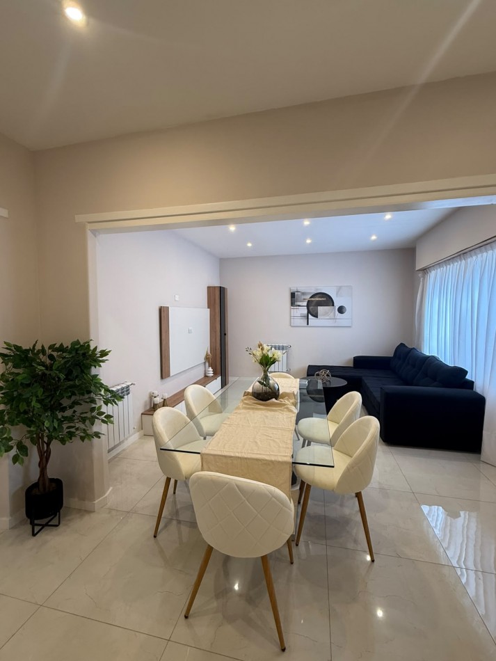 Venta - Chalet en PH amoblado 2 plantas con garage.