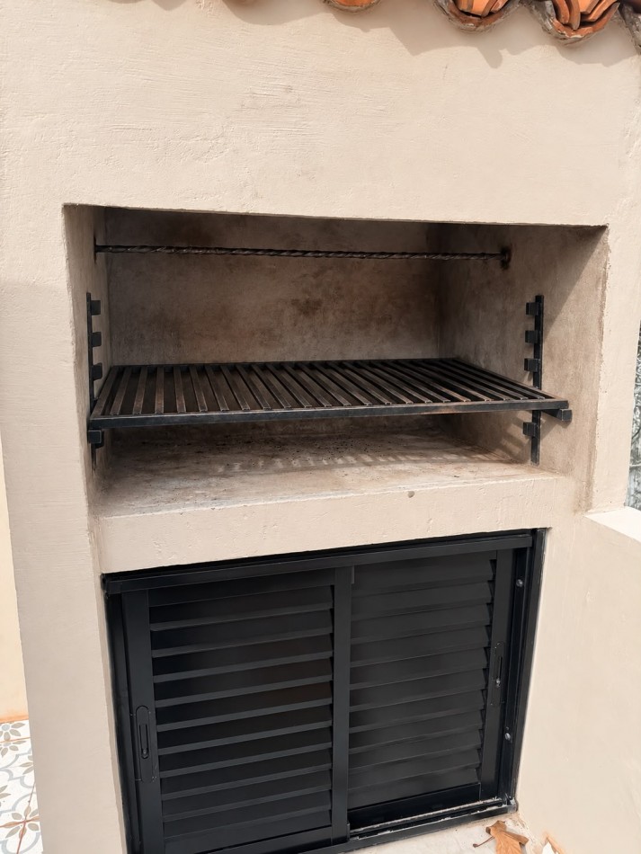 Venta - Chalet en PH amoblado 2 plantas con garage.