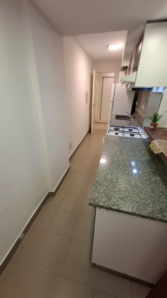 Venta - Departamento de 1 ambiente y medio con patio propio.