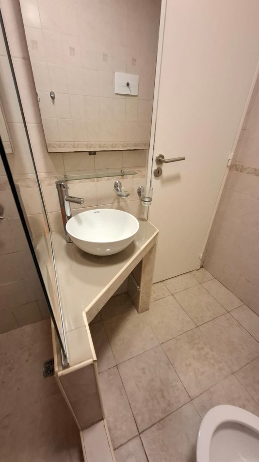 Venta - Departamento de 1 ambiente y medio con patio propio.