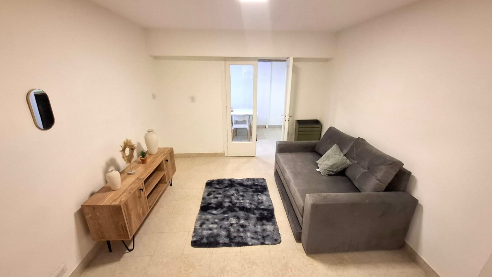 Venta - Departamento de 1 ambiente y medio con patio propio.