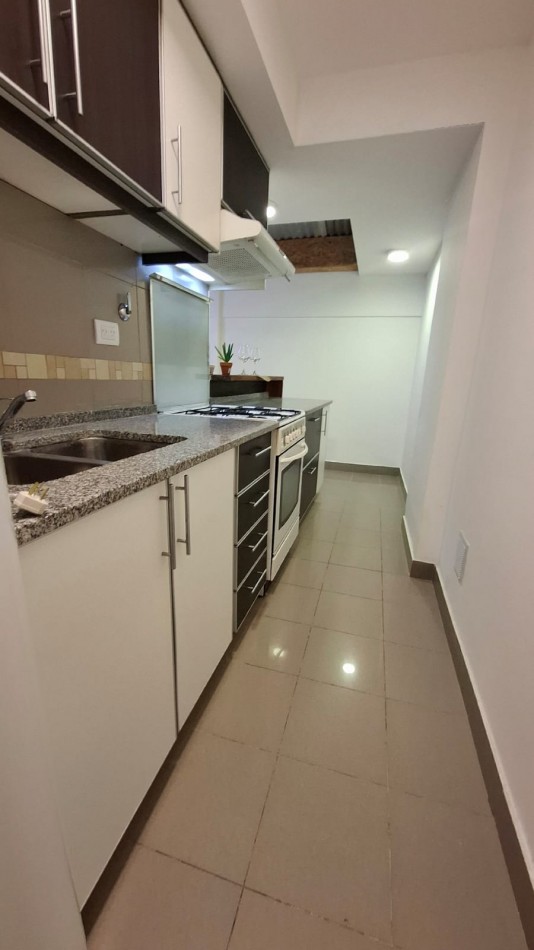 Venta - Departamento de 1 ambiente y medio con patio propio.