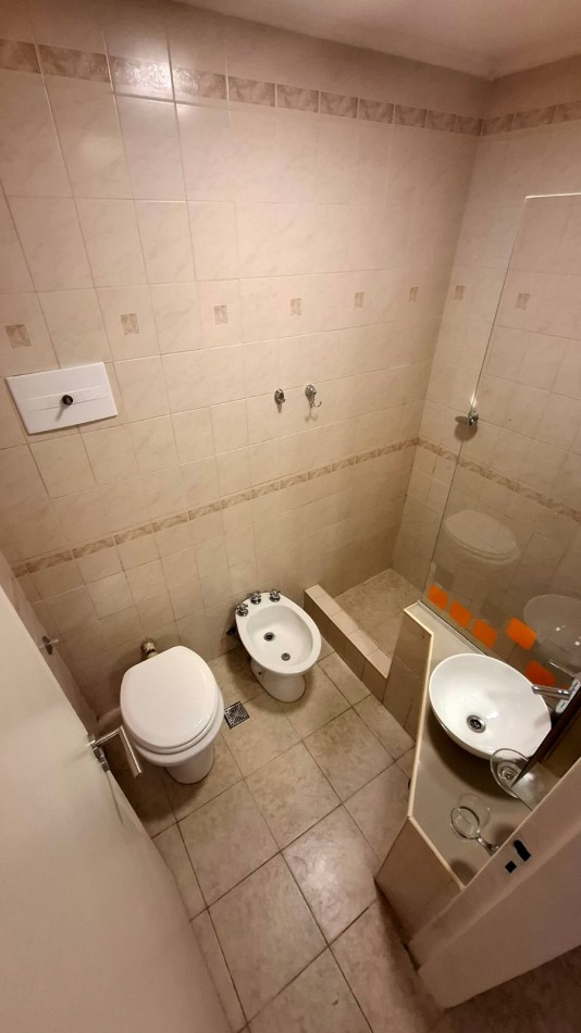 Venta - Departamento de 1 ambiente y medio con patio propio.