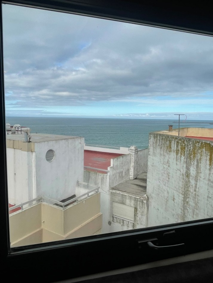 En alquiler 24 meses - Departamento de 2 ambientes con vista al mar. Zona Playa Chica