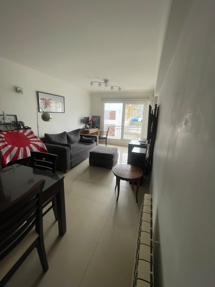 En Venta - Excelente 2 Ambientes al Frente con Cochera Cubierta y Baulera en La Perla | Apto Credito