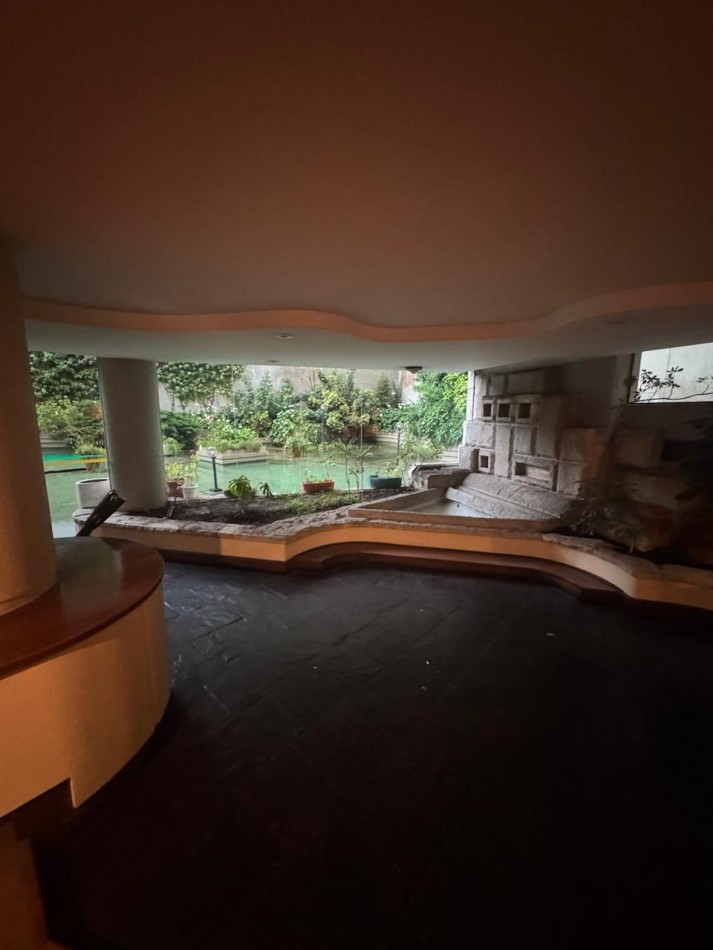 Venta - Departamento de tres ambientes con dependencia y cochera