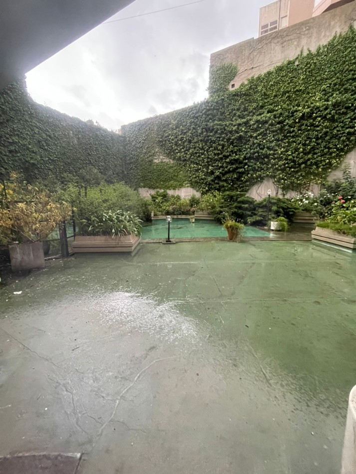 Venta - Departamento de tres ambientes con dependencia y cochera