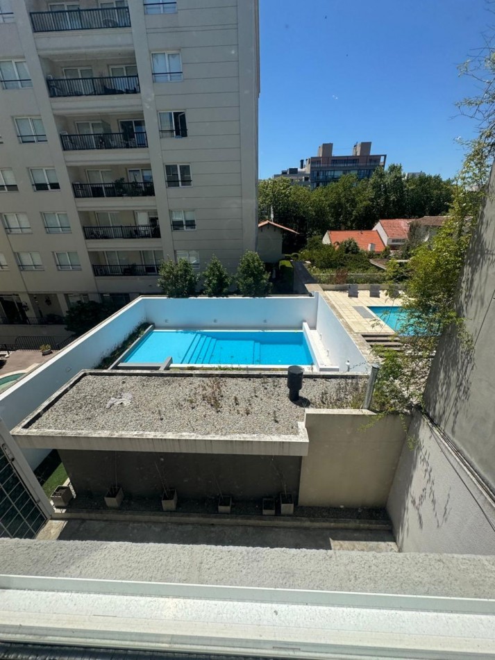 VENTA- Departamento 3 ambientes con 3 cocheras en zona Guemes