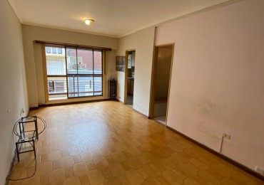Alquiler 24 meses- Departamento un ambiente con balcon a la calle.
