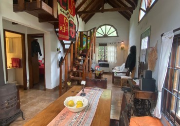 Venta- Casa tres ambientes con patio y cochera. APTA CREDITO.