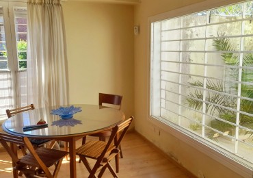 VENTA - Casa de 5 ambientes en Los Troncos. 