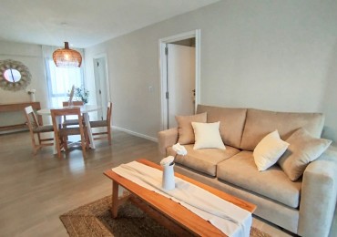 Venta- Departamento 2 ambientes con balcon y cochera.