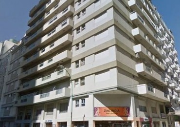 Venta - Penthouse de 4 ambientes con terraza y parrilla.