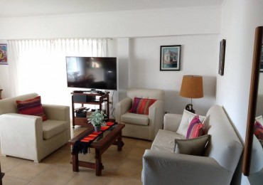 Venta - Penthouse de 4 ambientes con terraza y parrilla.